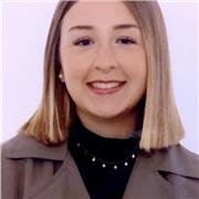 Soy buena estudiante, responsable, alegre. Doy clases de refuerzo de diversas asignaturas hasta segundo de bachillerato. Ahora voy a comenzar la universidad para estudiar enfermería.